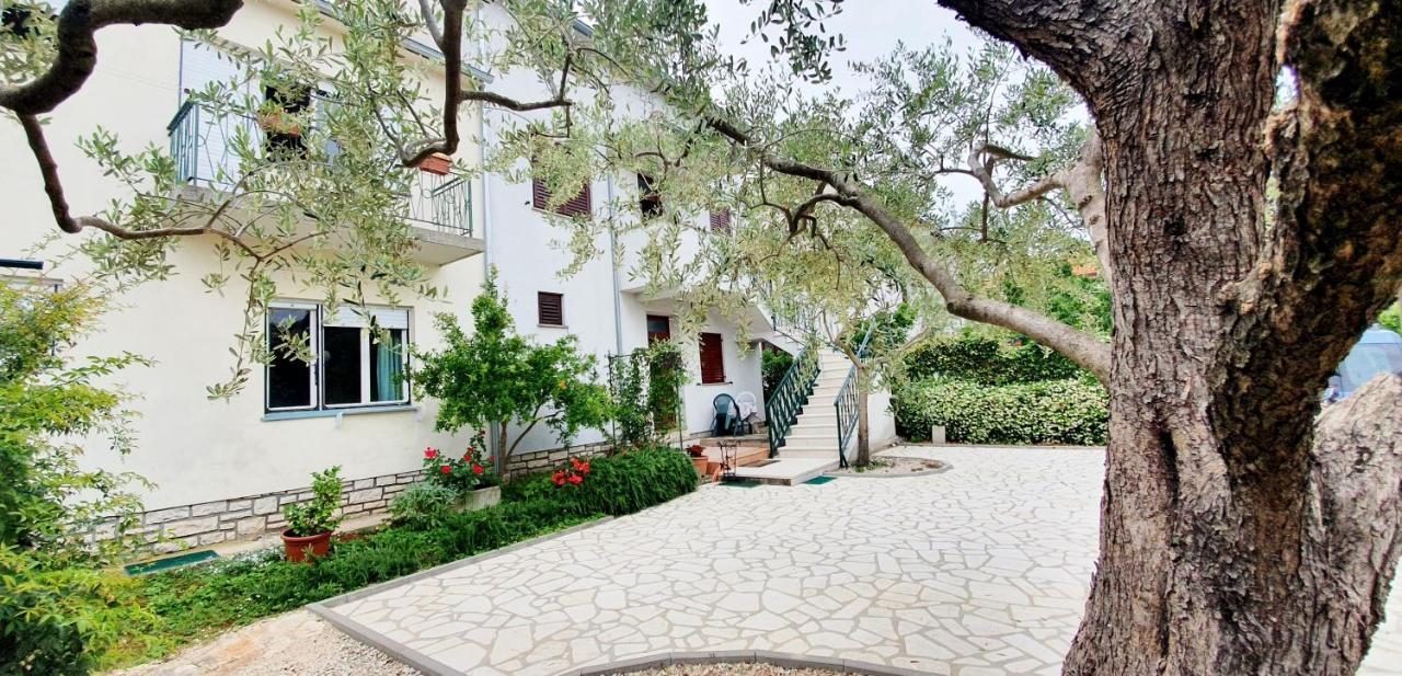Cecillia Mare Apartments Rovinj Exterior foto